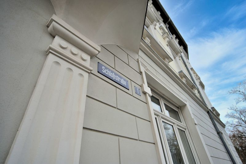 Einziehen - Wohlfühlen ! Schicke 2- Raumwohnung mit Balkon freut sich auf neue Mieter !